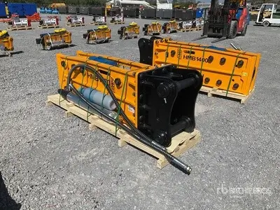 Martillo hidráulico HMB1400 2023 instalado en excavadora de 30 toneladas trabajando en demolición.